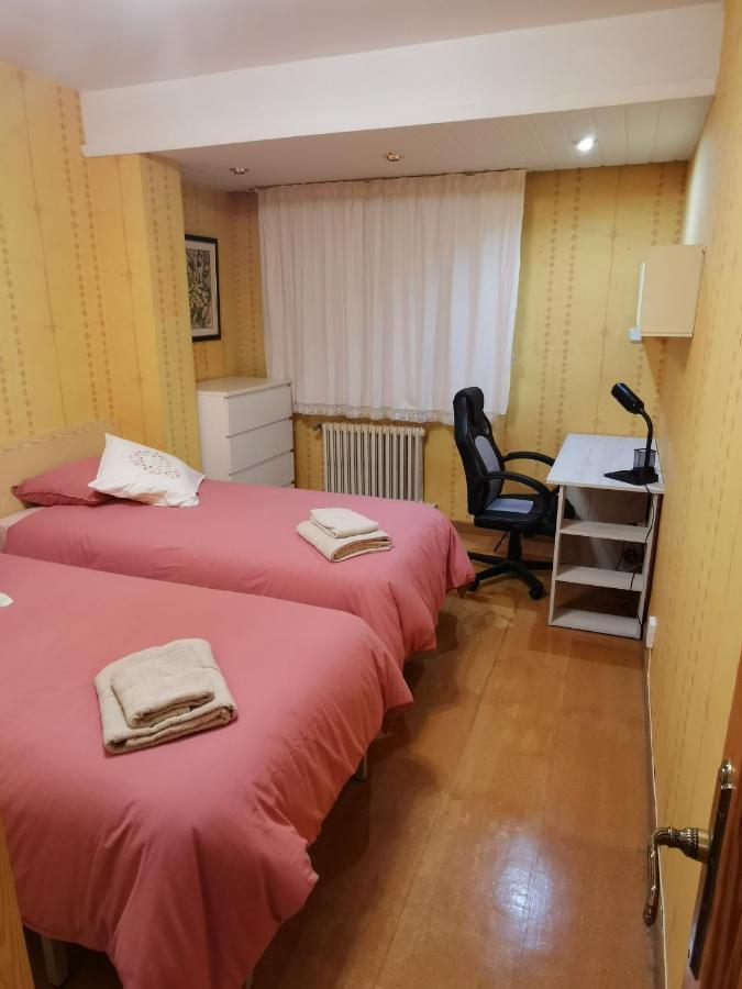 Comoda Vivienda En 韦斯卡 外观 照片