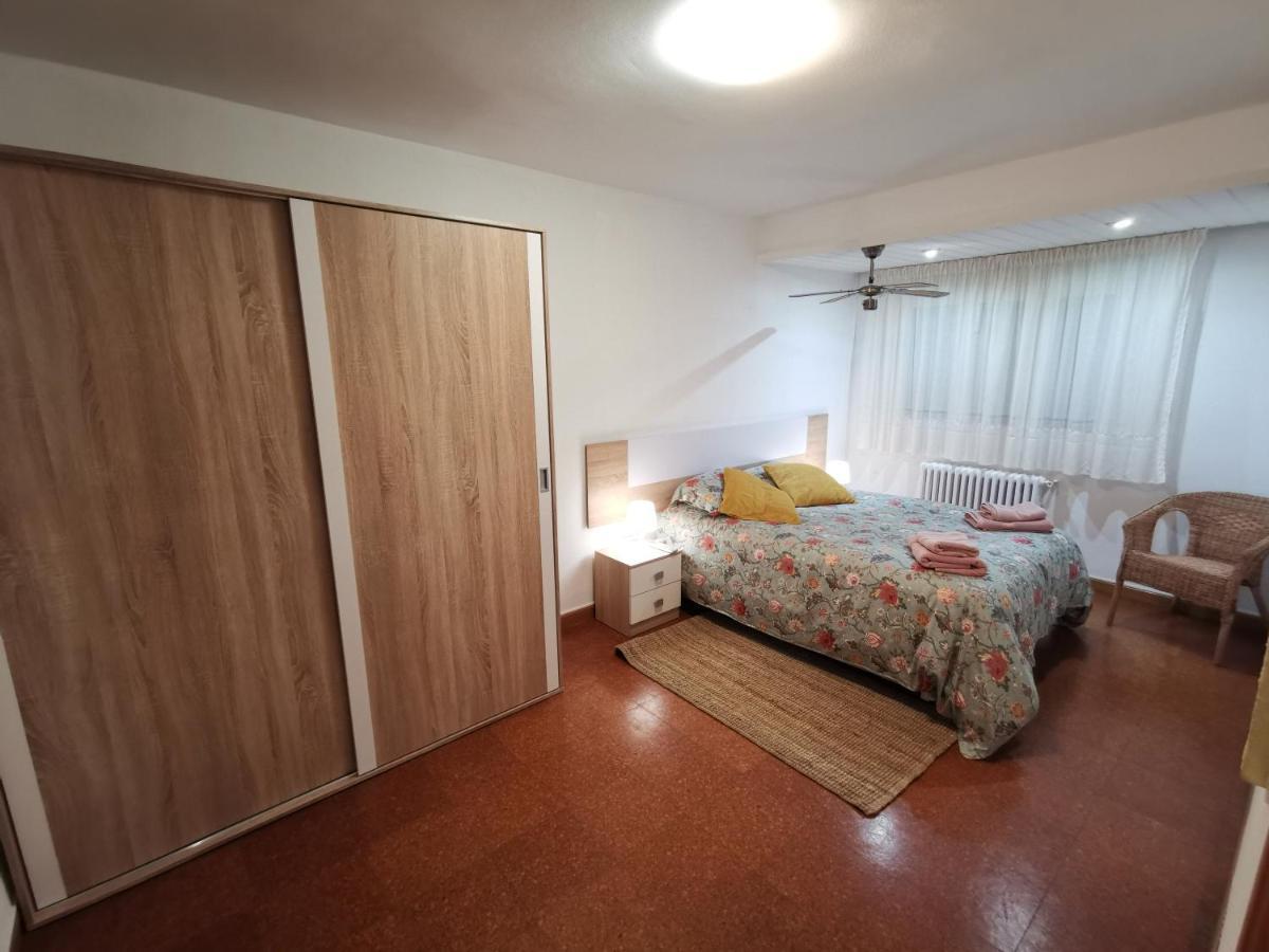Comoda Vivienda En 韦斯卡 外观 照片