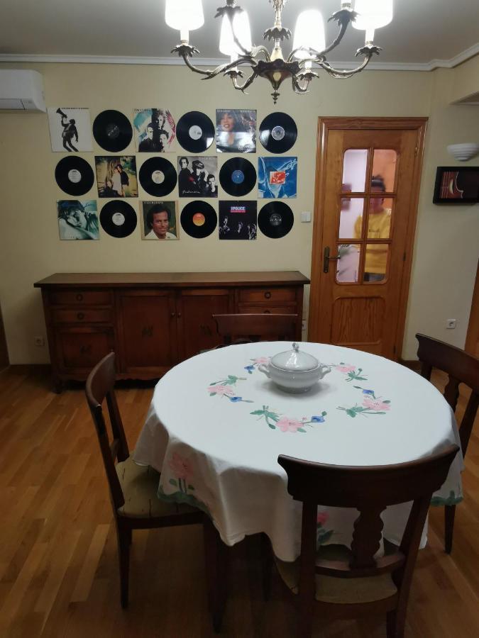 Comoda Vivienda En 韦斯卡 外观 照片